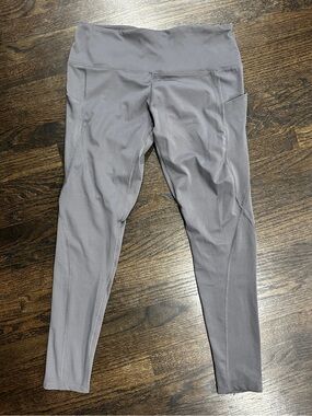High-Waist Gray Active Leggings with Side Pockets
